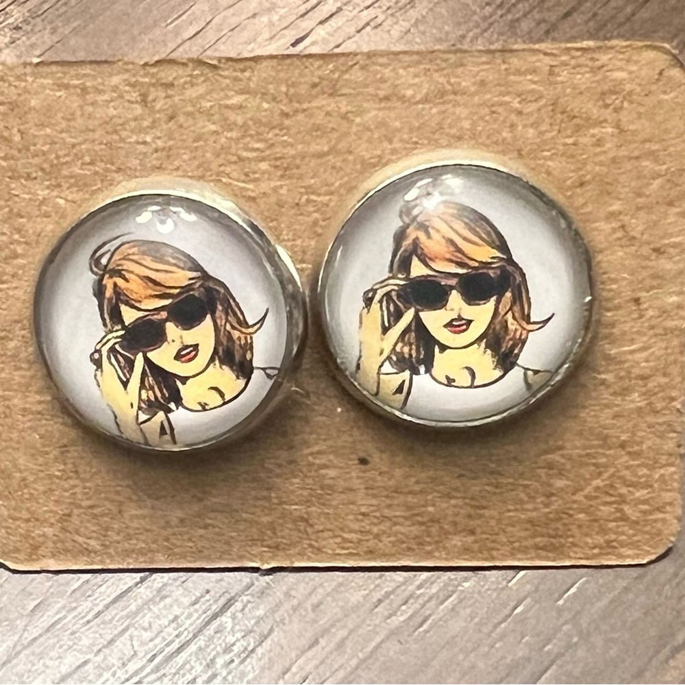 Tay Tay Stud Earrings